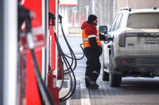 The processing of domestic oil abroad will be supported by the Russian budget. Why is this necessary and who can receive payments?