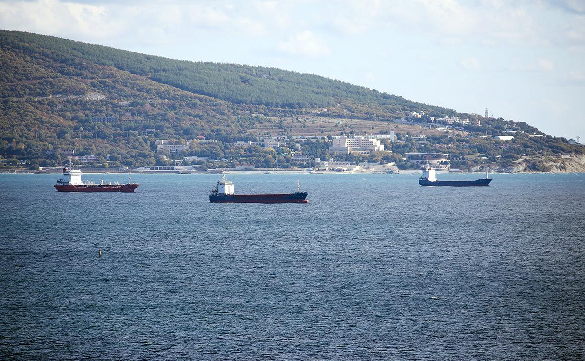 Russian Sea Oil Exports Dropped by 2.5% Amid Port Attacks