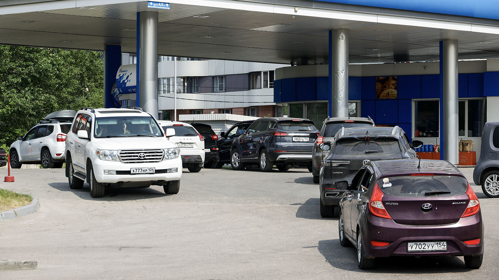 Queues, Price Increases and 20 Liters Per Person: Has a National Fuel Crisis Begun?