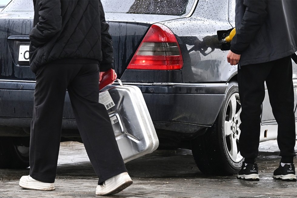 The rise in gasoline and diesel prices on the exchange has been limited. How will this help stabilize gas station prices?